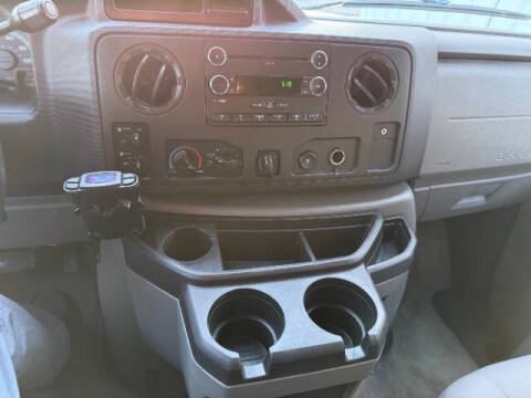 2013 Ford E-Series E-350 SD XLT