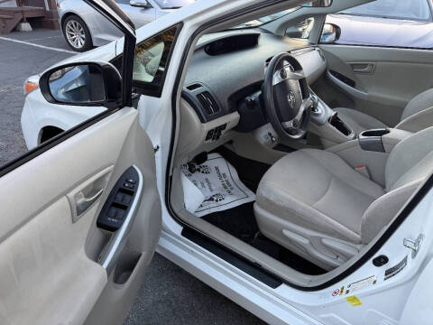 2014 Toyota Prius Two
