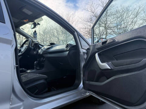 2012 Ford Fiesta SEL