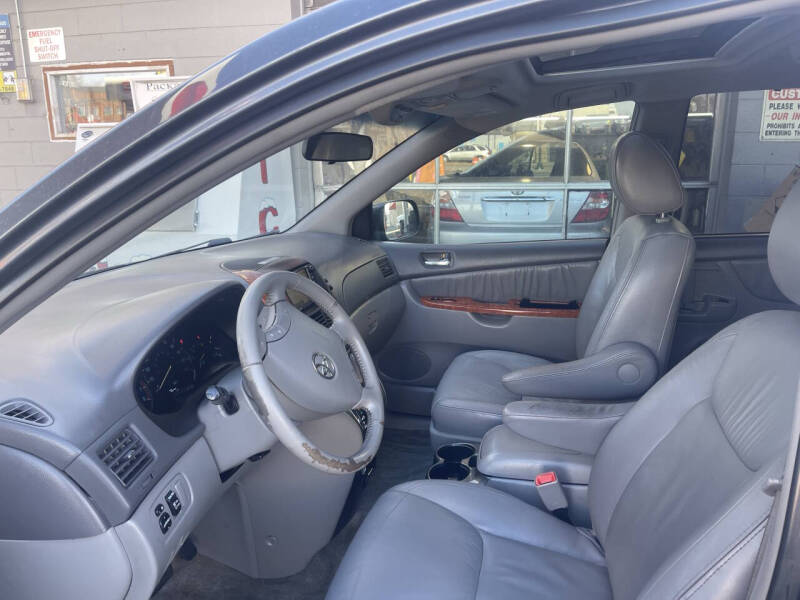 2009 Toyota Sienna XLE