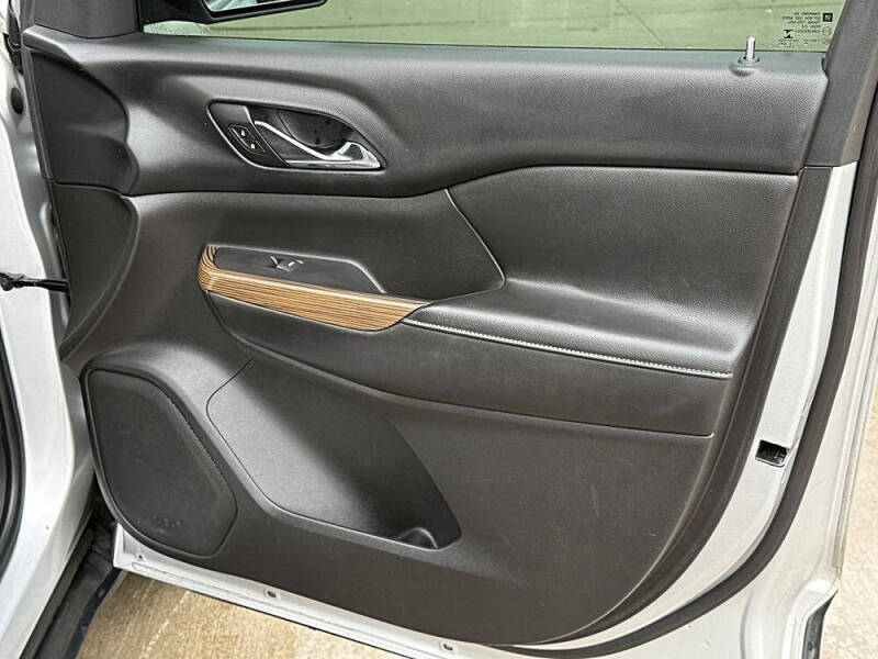 2017 GMC Acadia SLE-2