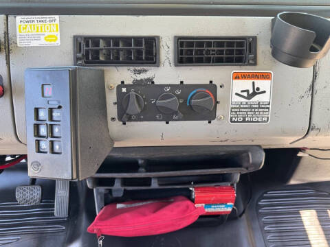 2003 Freightliner FL70
