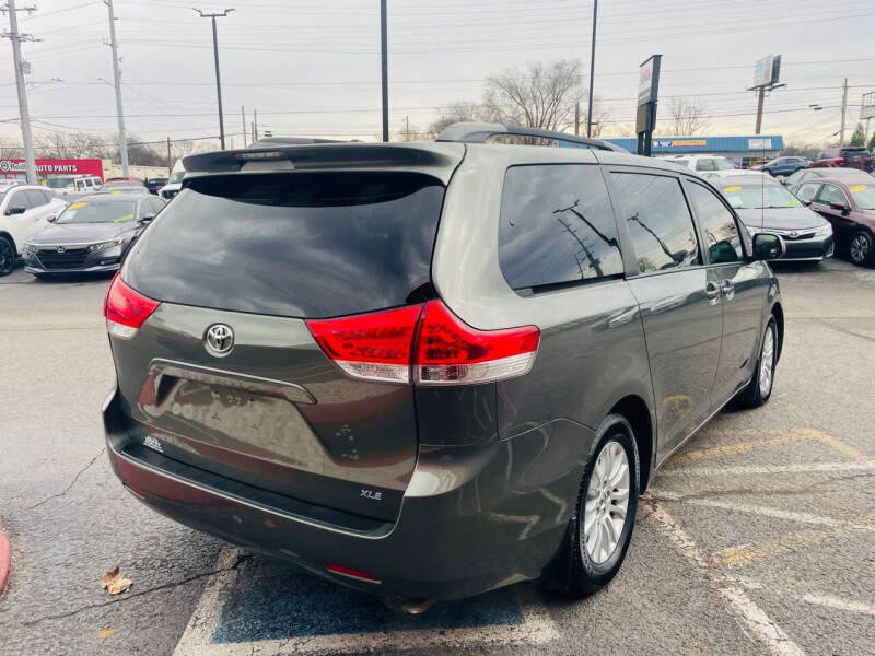 2011 Toyota Sienna