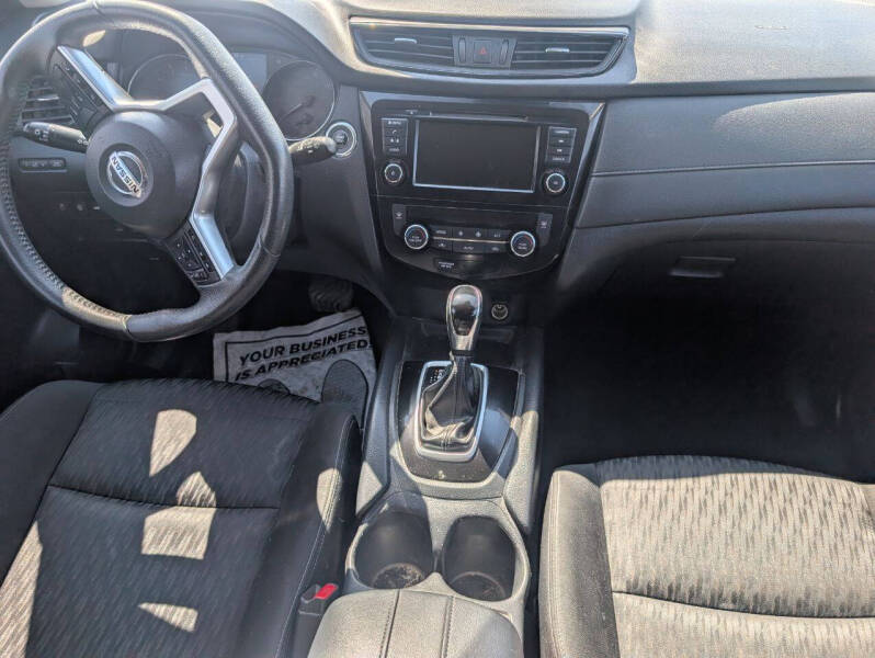 2020 Nissan Rogue SV