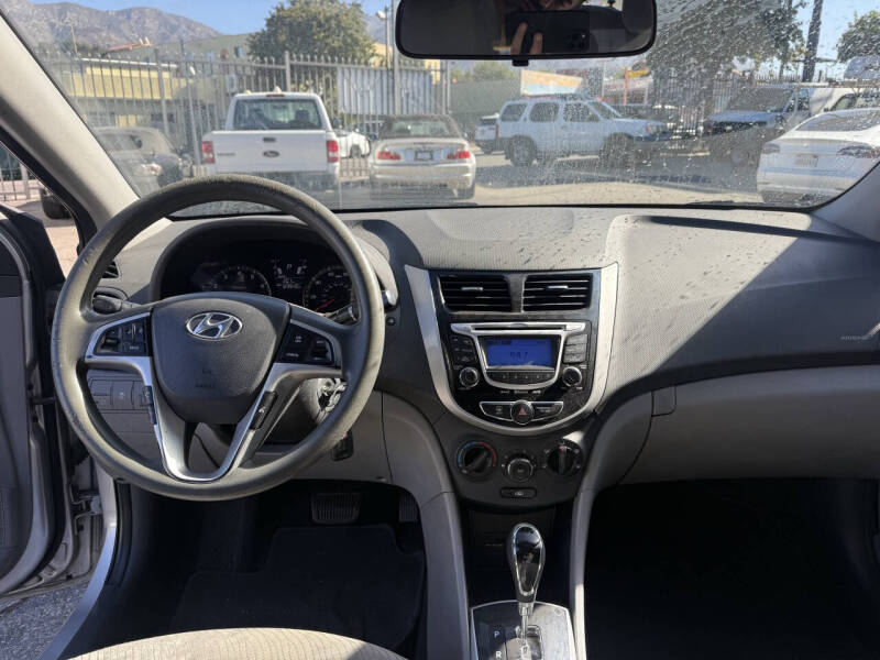 2012 Hyundai Accent GLS