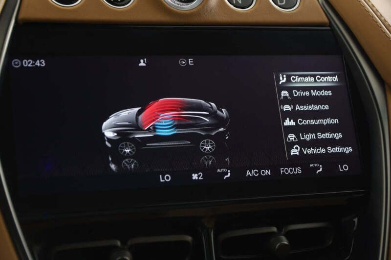 2023 Aston Martin DBX 707