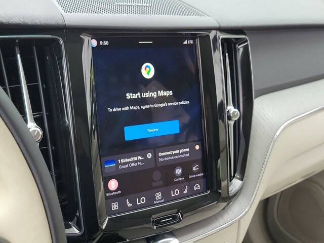 2024 Volvo XC60 B5 Plus Dark Theme