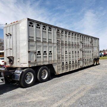 1984 Barrett Livestock Trailer