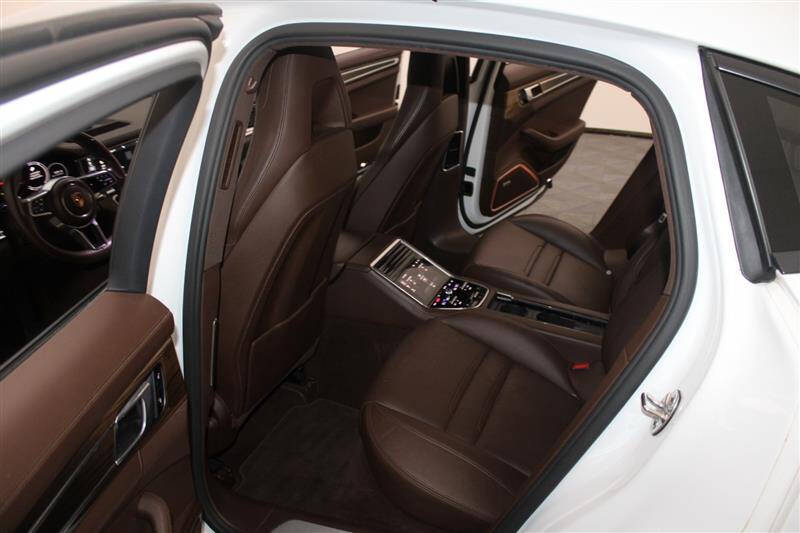 2018 Porsche Panamera