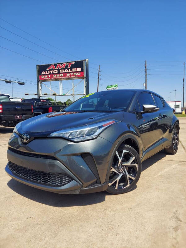 2022 Toyota C-HR XLE's photo