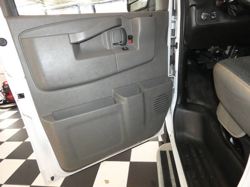 2024 Chevrolet Express 2500