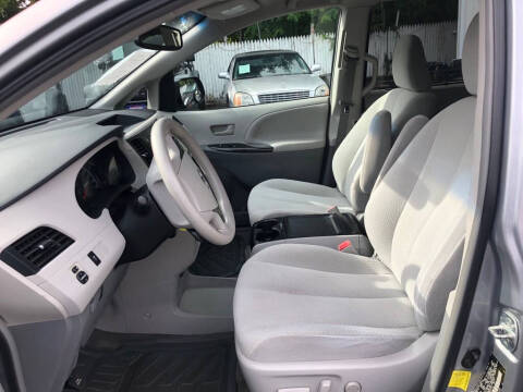 2012 Toyota Sienna