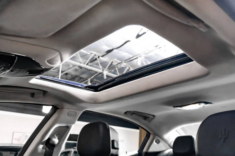 2015 Maserati Ghibli