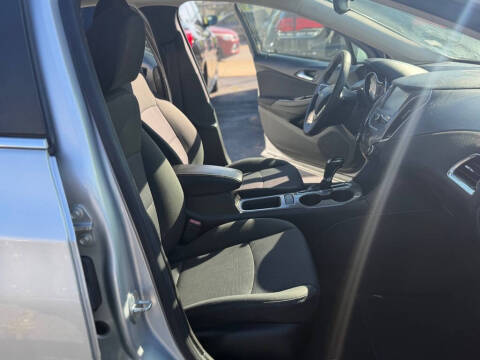 2017 Chevrolet Cruze LT Auto