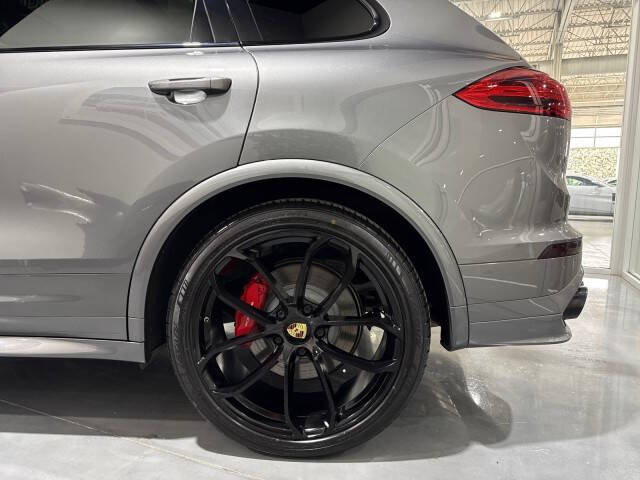 2017 Porsche Cayenne GTS