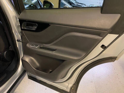 2019 Jaguar F-PACE S