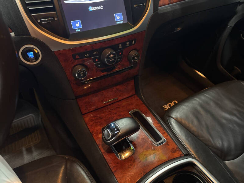 2012 Chrysler 300 Limited