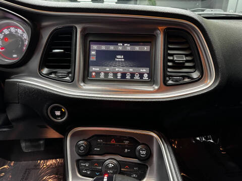 2019 Dodge Challenger SXT