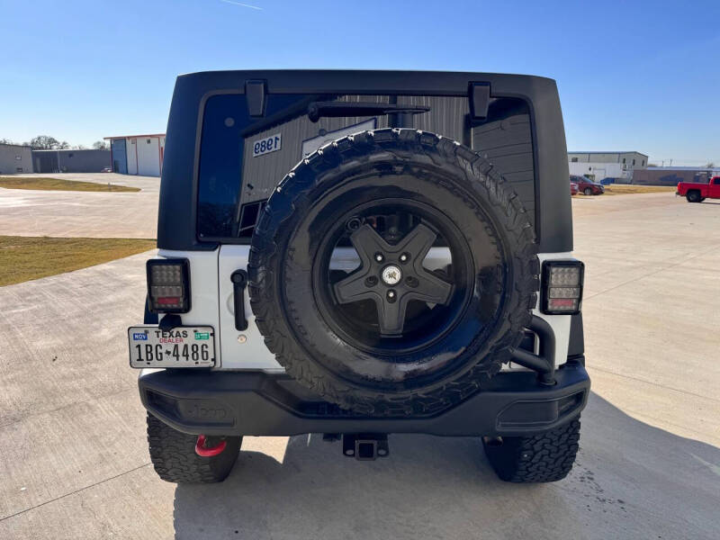 2013 Jeep Wrangler Unlimited Rubicon photo 4