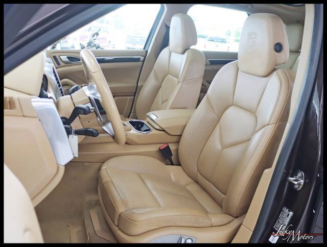 2017 Porsche Cayenne Platinum Edition