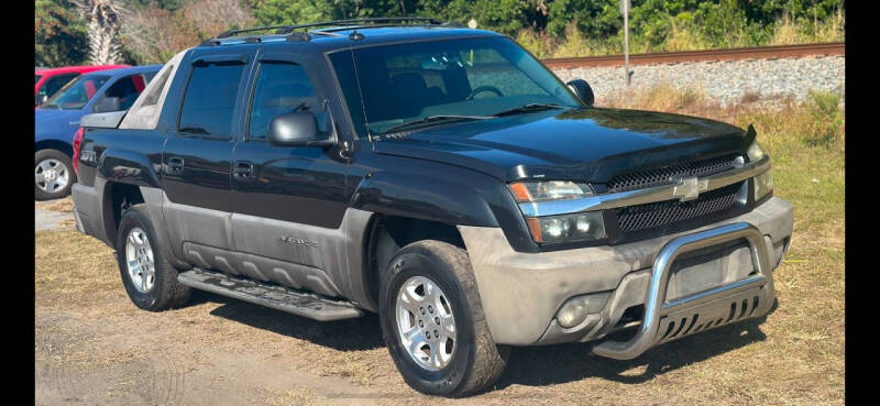 2003 Chevrolet Avalanche Base photo 2