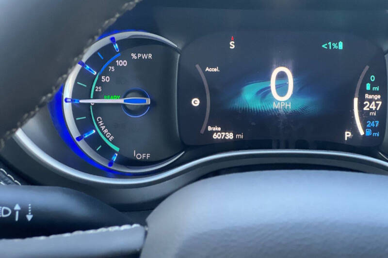 2024 Chrysler Pacifica Plug-In Hybrid Select