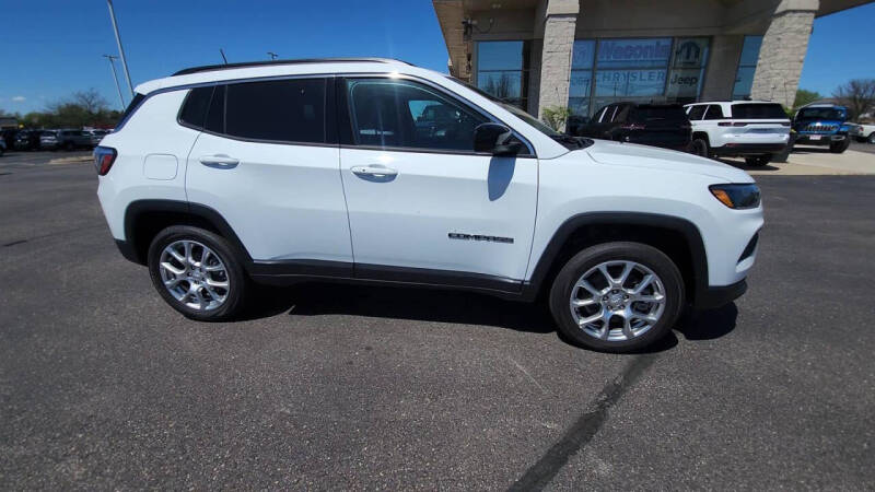 2024 Jeep Compass Latitude Lux