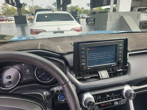 2022 Toyota RAV4 Hybrid SE