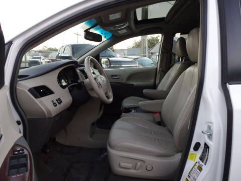 2012 Toyota Sienna