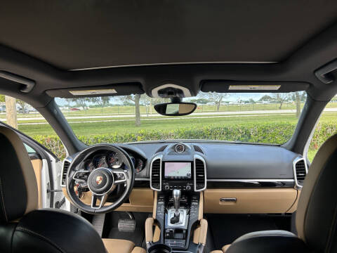 2017 Porsche Cayenne Platinum Edition