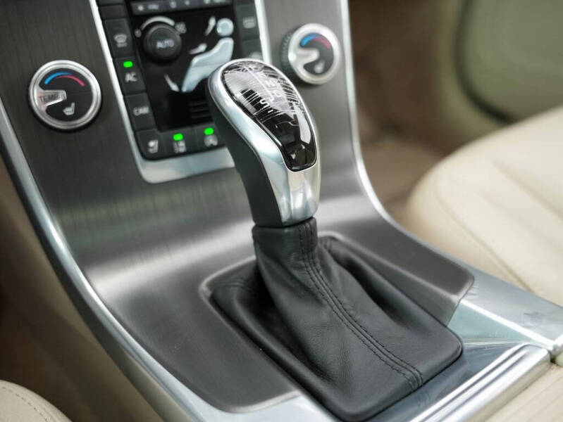 2015 Volvo S60 T5 Drive-E Platinum