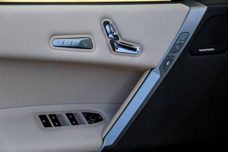 2025 BMW iX xDrive50