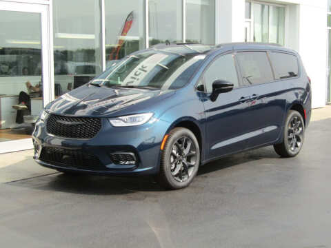 2023 Chrysler Pacifica for sale at Brunswick Auto Mart in Brunswick OH