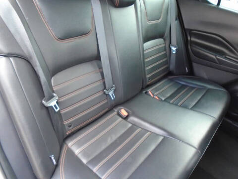 2020 Nissan Kicks SR