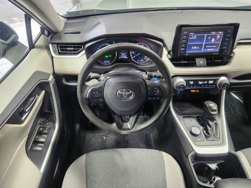 2021 Toyota RAV4 Hybrid XLE