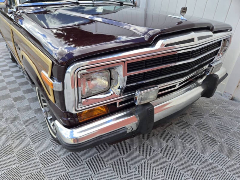 1989 Jeep Grand Wagoneer