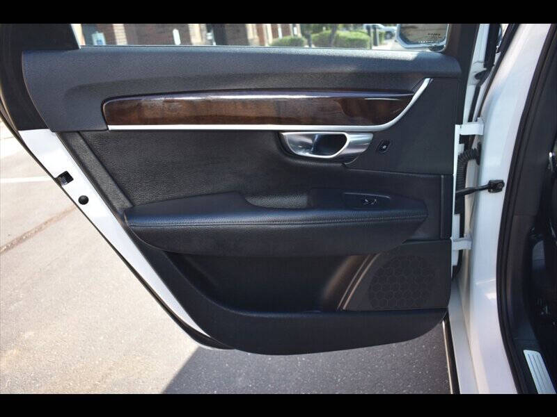 2017 Volvo S90 T5 Momentum