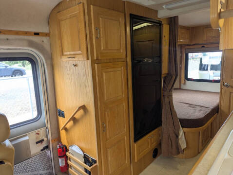 2005 Born Free 26RSB / 26ft