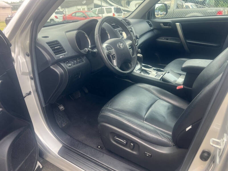 2013 Toyota Highlander SE