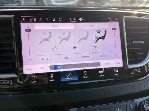 2022 Chrysler Pacifica Touring L