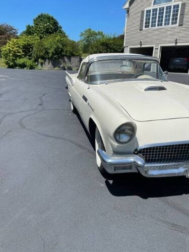 1957 Ford Thunderbird