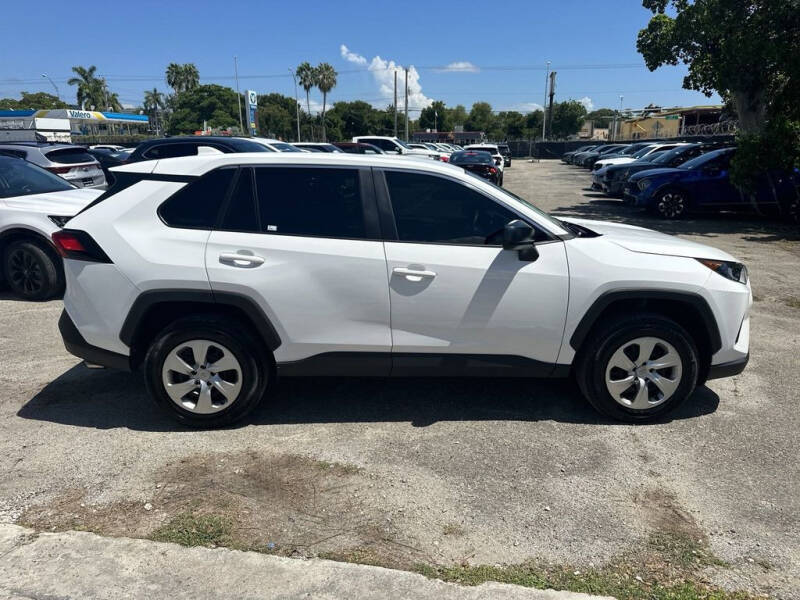 2022 Toyota RAV4 LE
