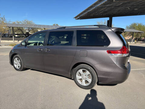 2014 Toyota Sienna LE 8-Passenger