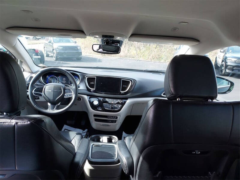 2022 Chrysler Pacifica Touring L