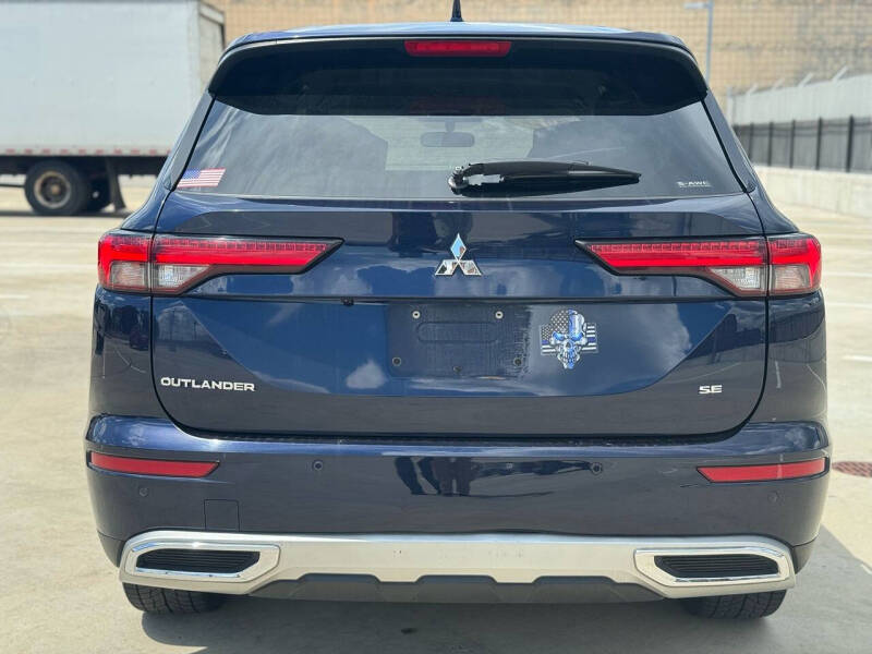 2022 Mitsubishi Outlander SE