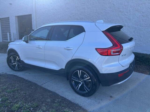 2025 Volvo XC40 B5 Core Bright Theme