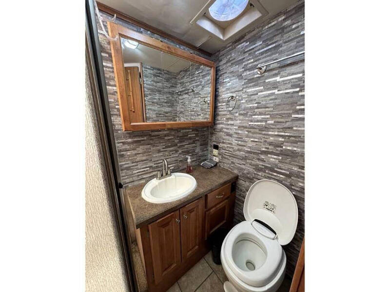 2009 Freightliner MC Chassis