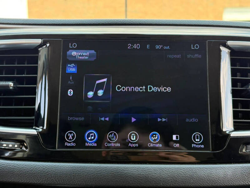 2017 Chrysler Pacifica Touring-L Plus