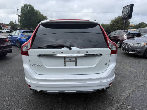2016 Volvo XC60 T5 Drive-E Platinum