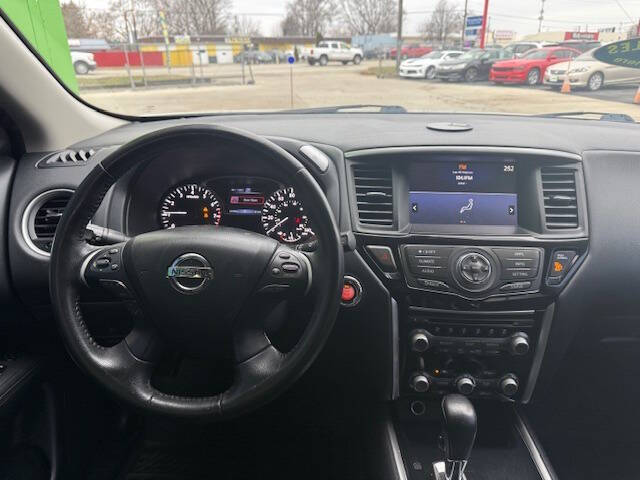 2020 Nissan Pathfinder SV